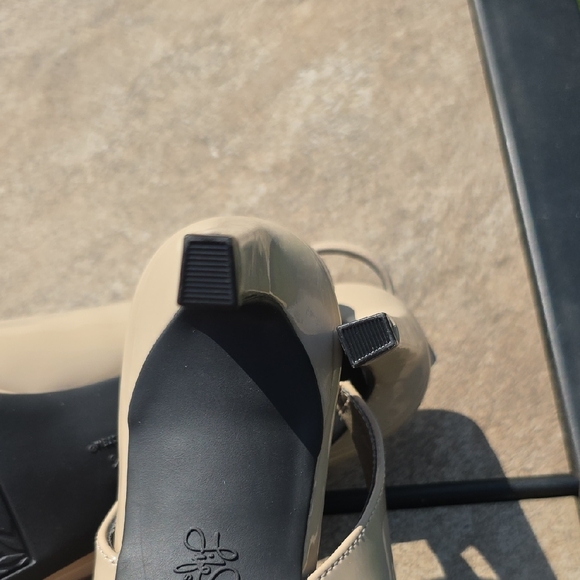 Life Stride Cream Heels with Slingback - Picture 5 of 7